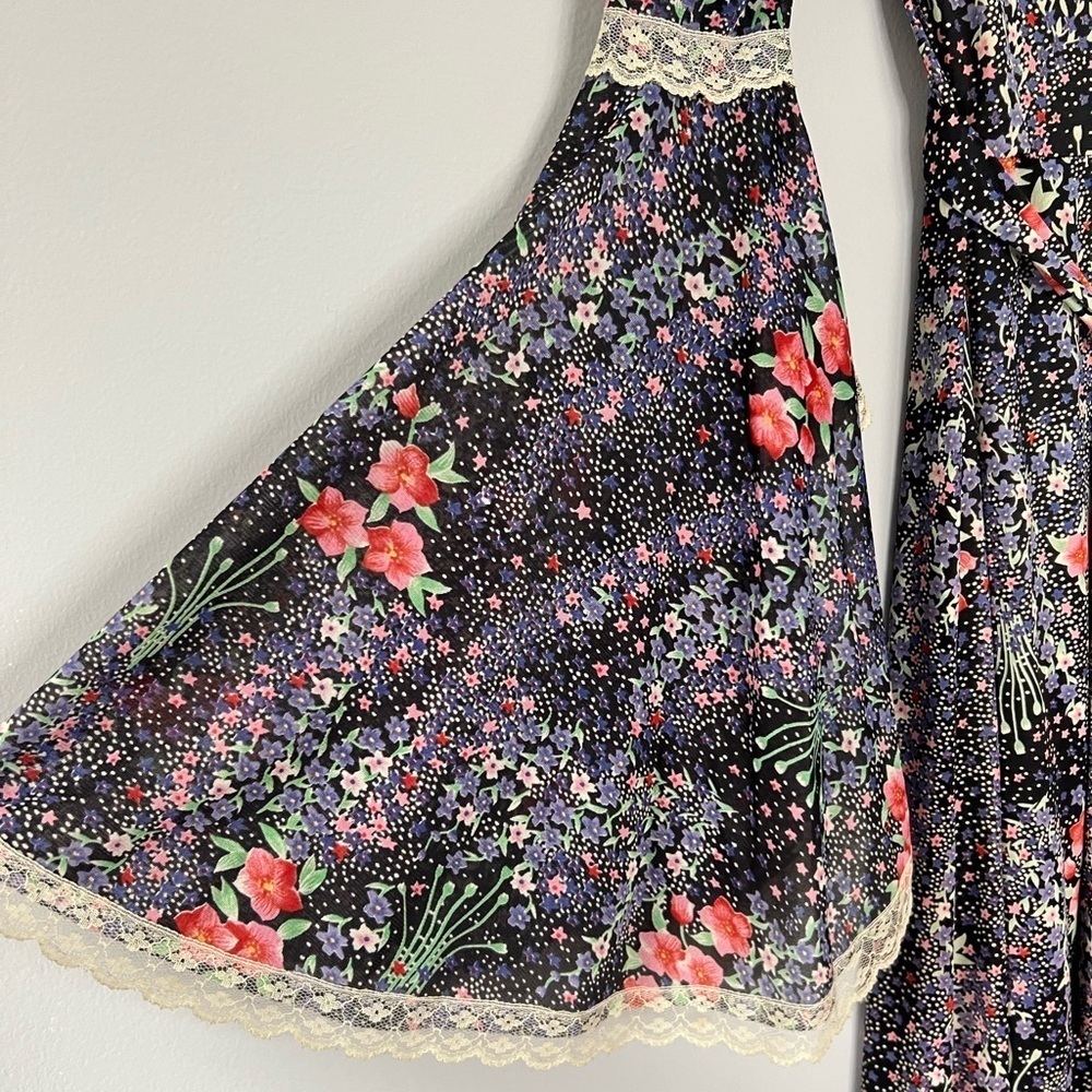 Vintage 70s Cottagecore Lace Bell Sleeve Floral Hippie Maxi Dress Size 10 - Picture 12 of 13
